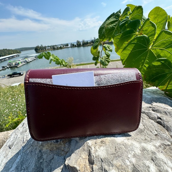 Elegant Burgundy Coach Women's Wallet - Picture 5 of 7